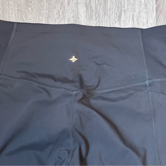 HALARA Women’s Black 7/8 Leggings - Picture 6 of 6